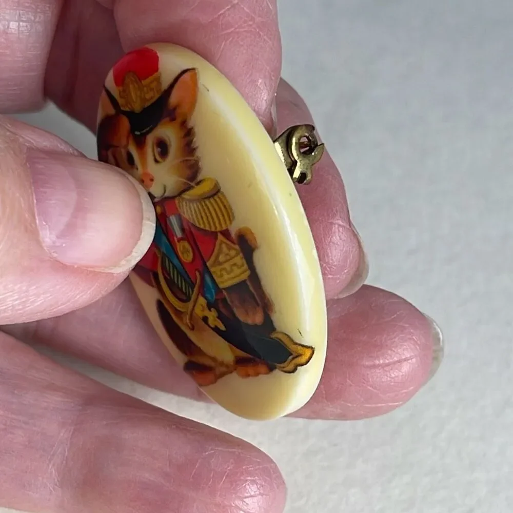 Vintage saluting western pin