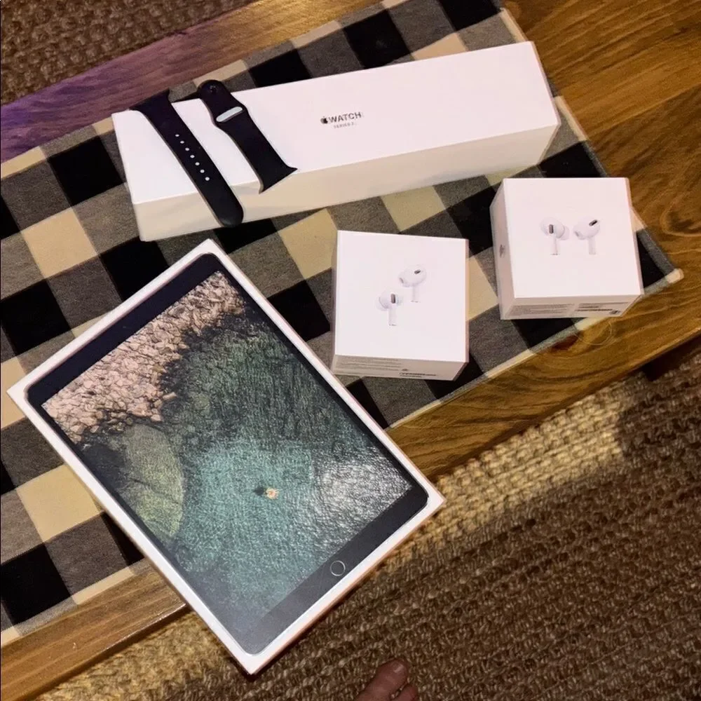 Apple products Boxes ONLY ‼️ with Black Apple Watch band