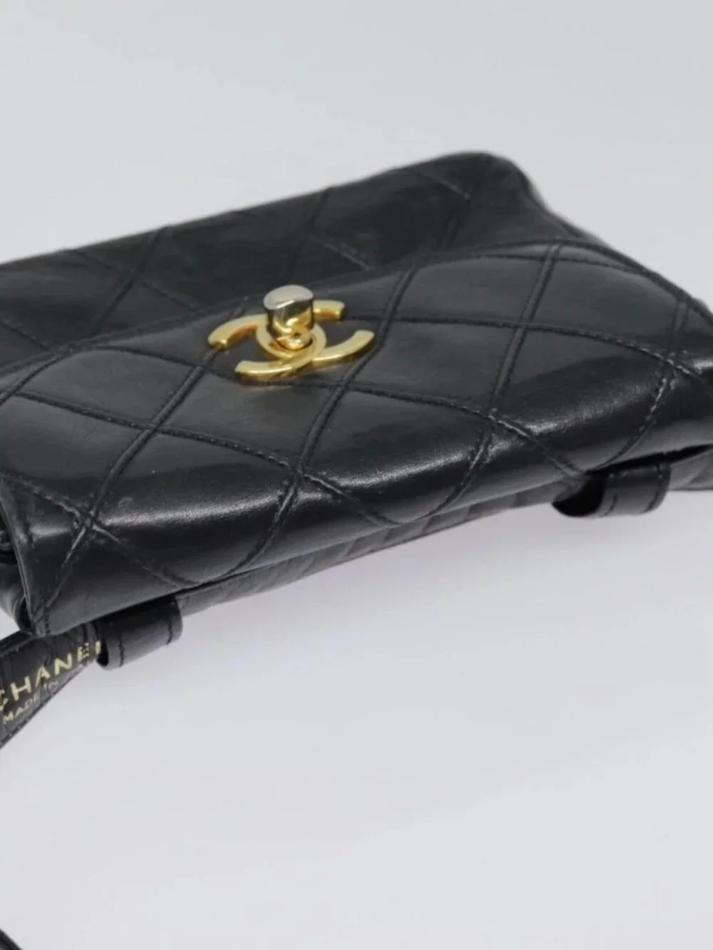 CHANEL outside	surface：rubbing d1