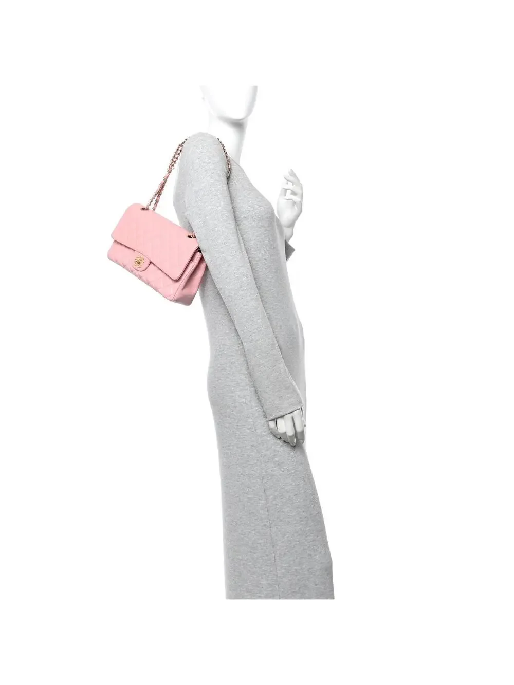 CHANEL indulge timeless