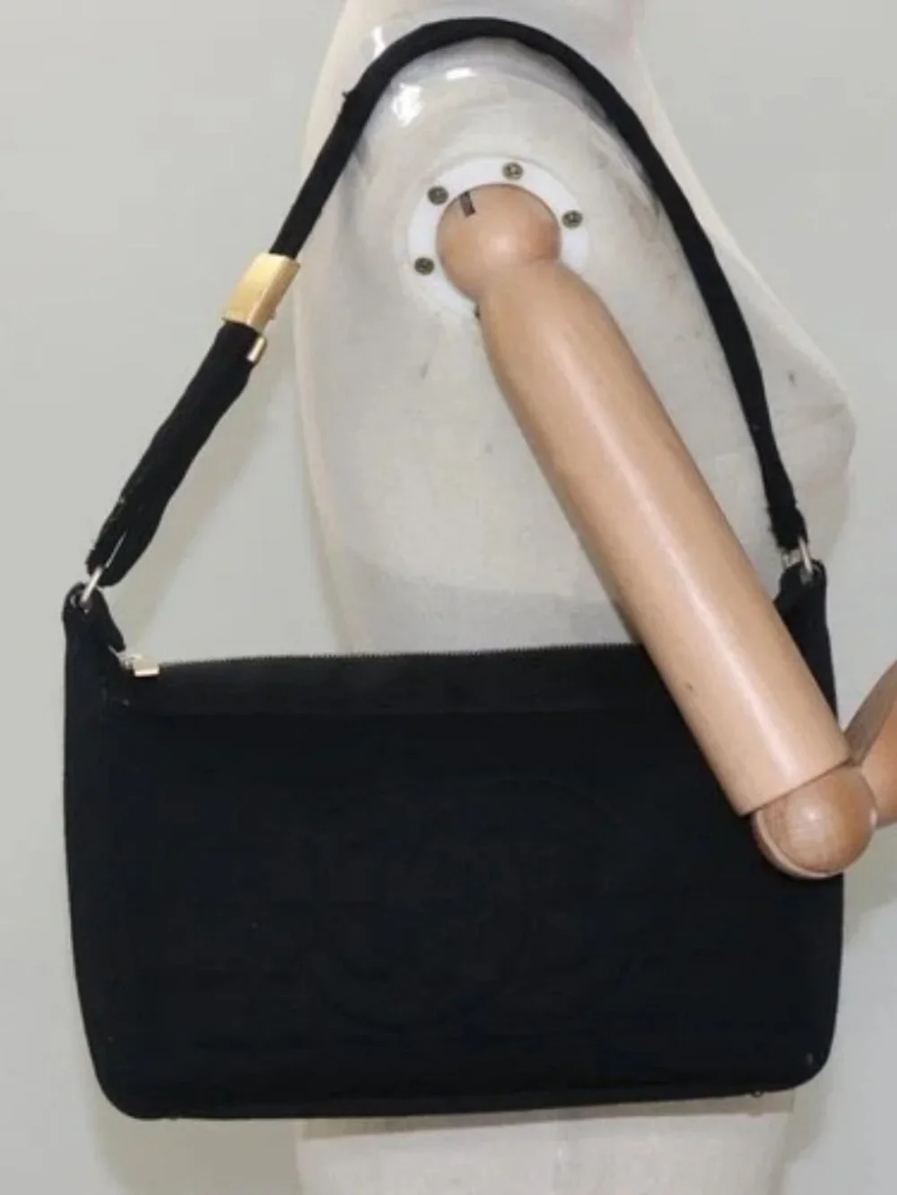 CHANEL brand	chanel color	black