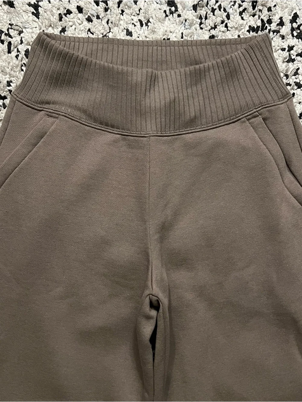 Alo Yoga Serenity Wide Leg Sweatpants Brown Cozy Comfortable Women’s Athleisure