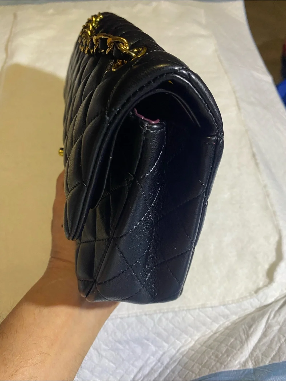 CHANEL medium classic