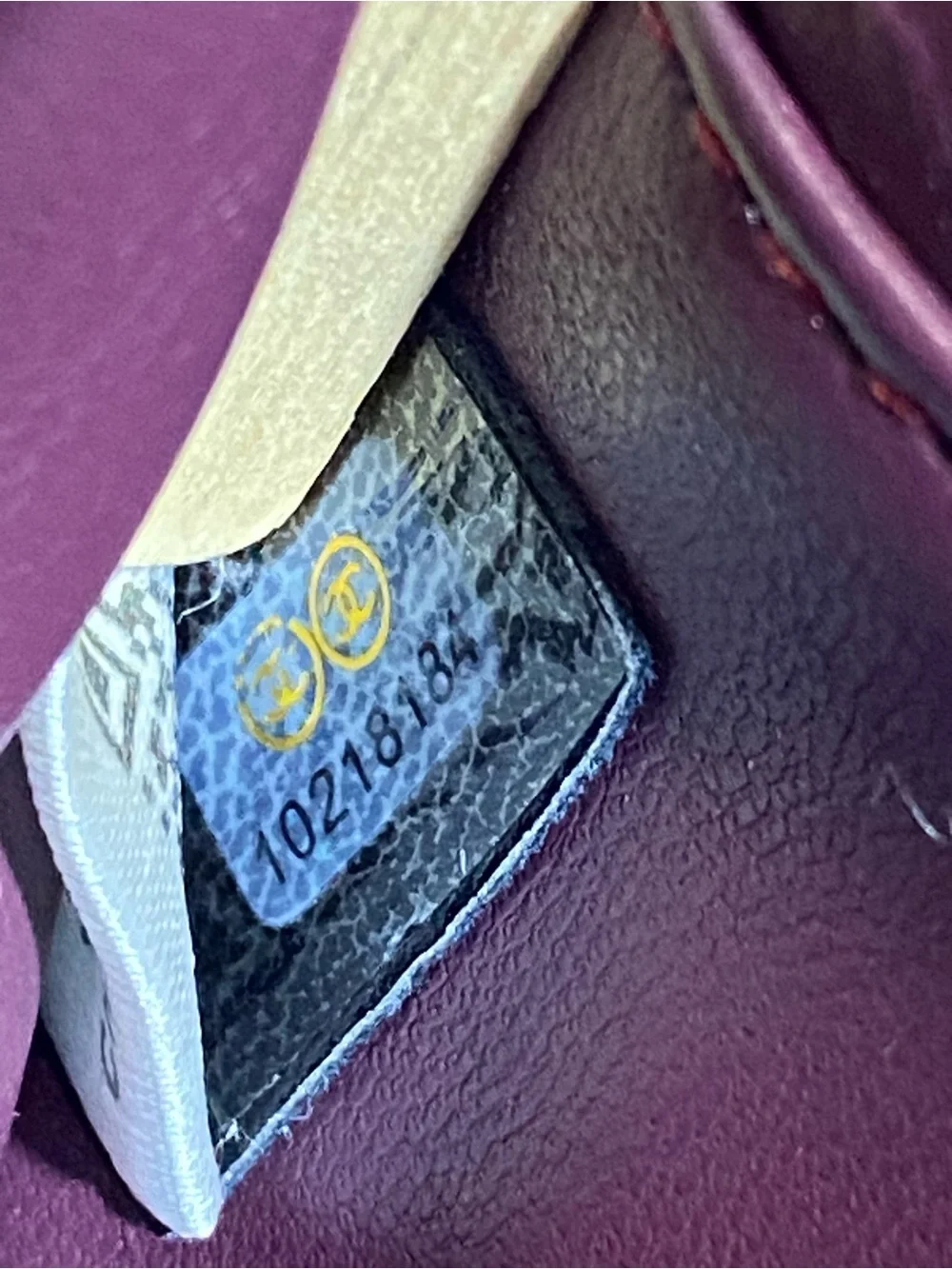 CHANEL medium classic