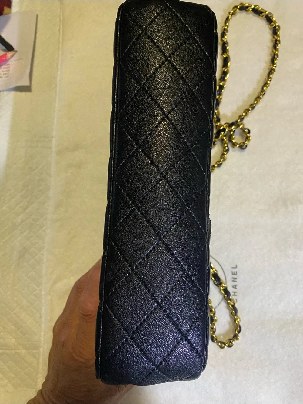 CHANEL medium classic