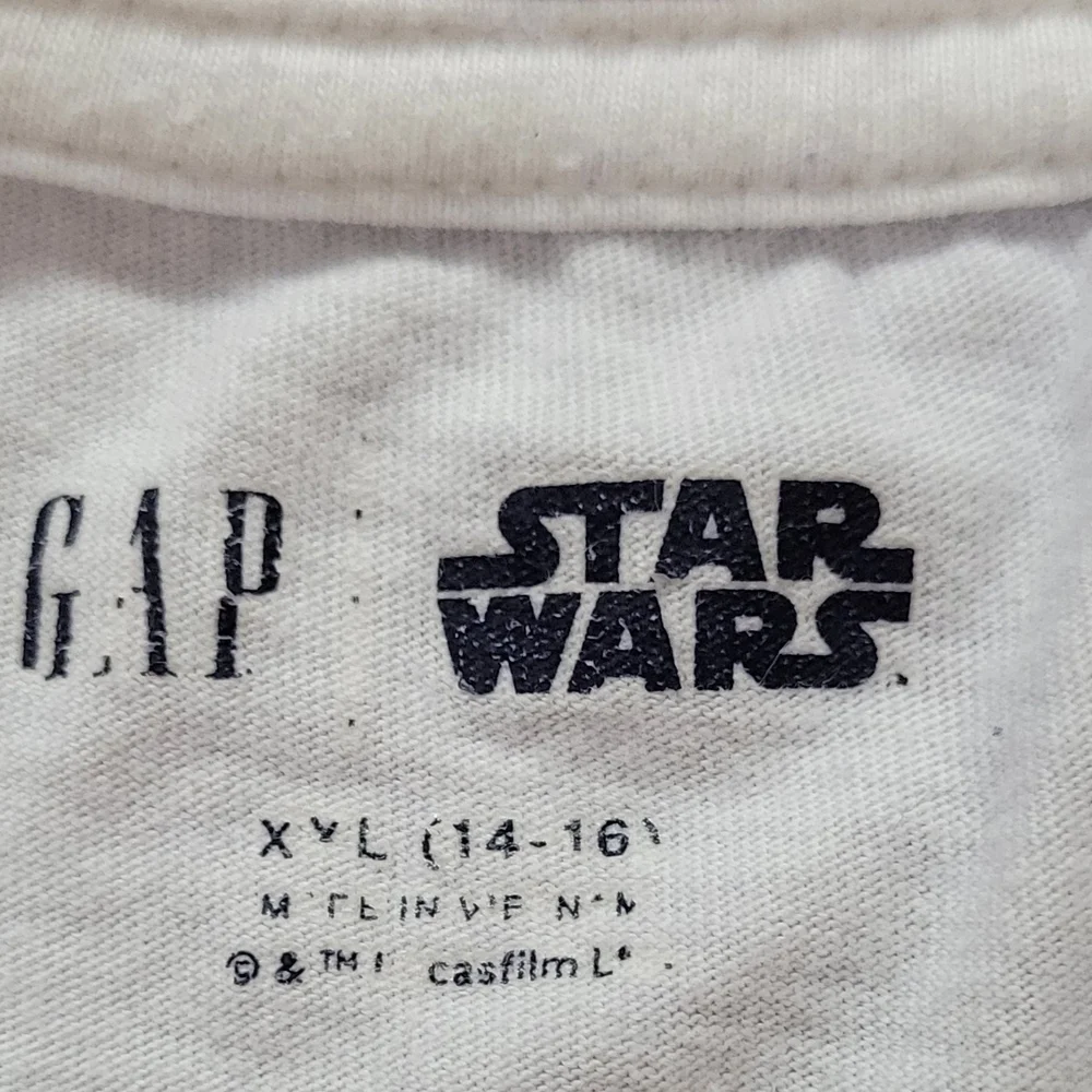 GAP white tee