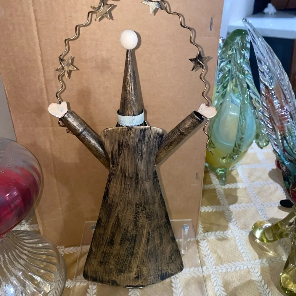unbranded gold tone