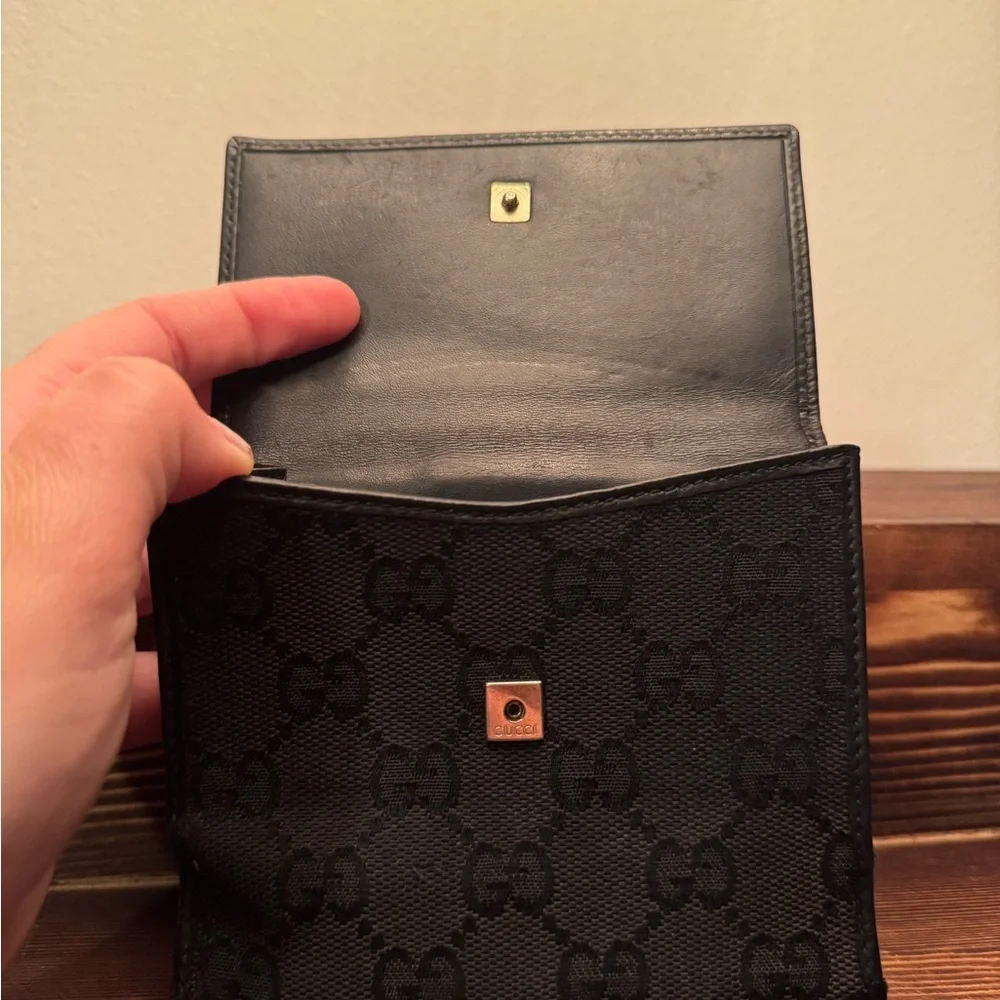 Gucci bifold wallet