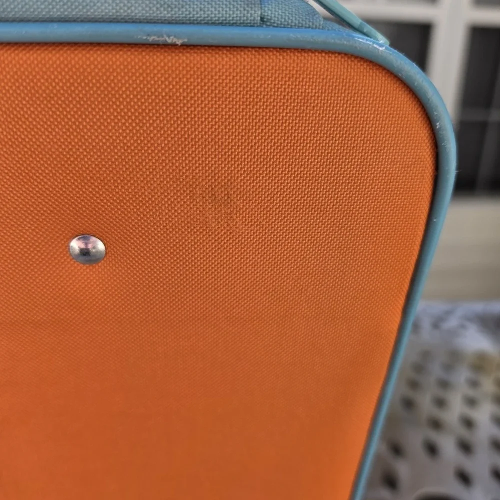 American Tourister this vintage