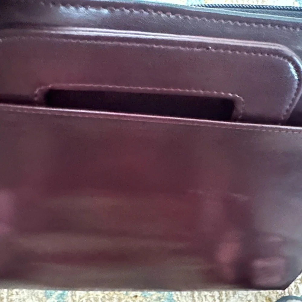 Vegan Leather‎ Retractable Handles Briefcase Portfolio. Never used. Dark Brown