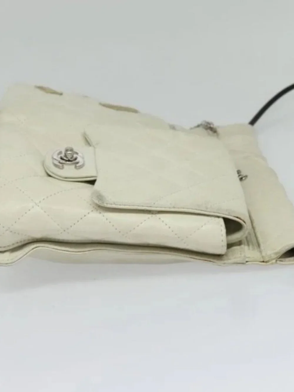 CHANEL Shoulder Bag Lamb Skin White CC Auth BD1411