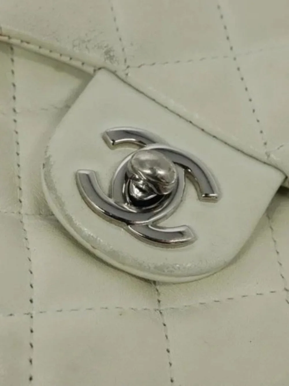 CHANEL Shoulder Bag Lamb Skin White CC Auth BD1411