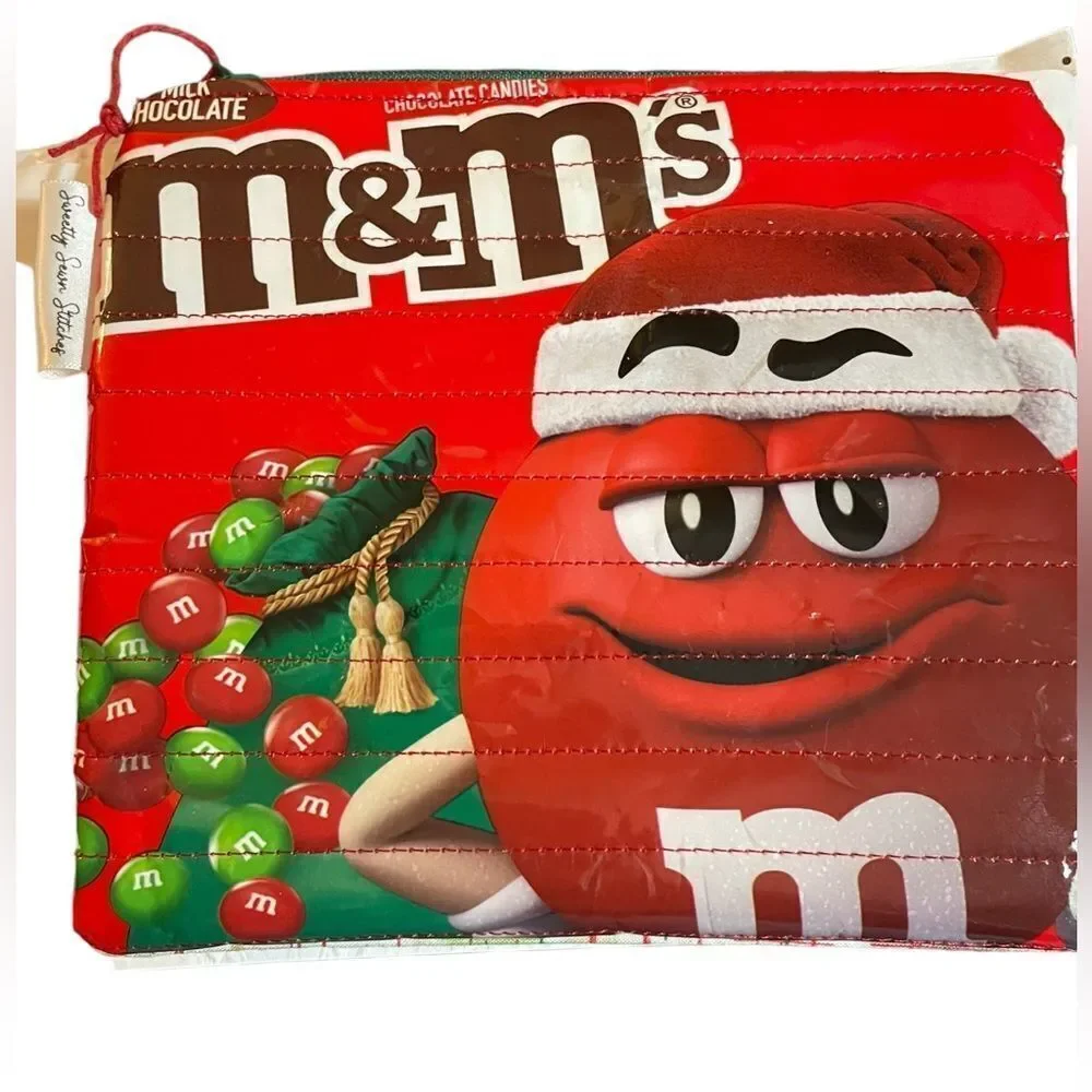 HANDCRAFTED M&M CLUTCH‎