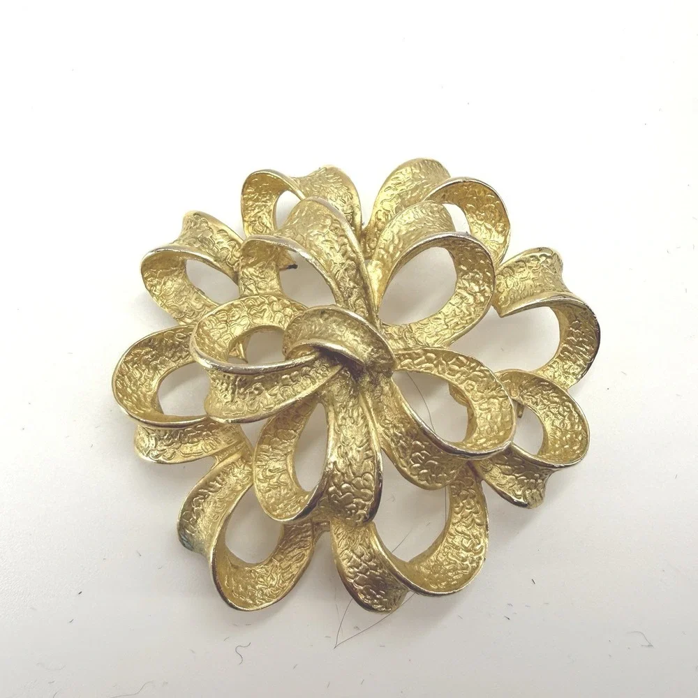 The Unbranded Brand rosette style