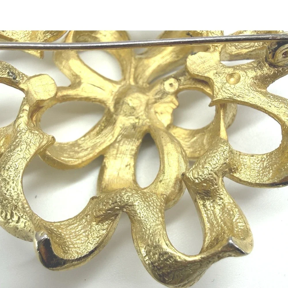 The Unbranded Brand tone texture gold