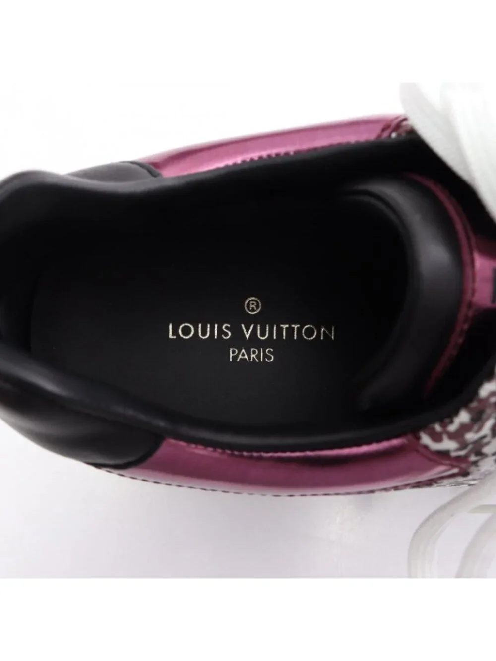 Louis Vuitton preloved odors carefully