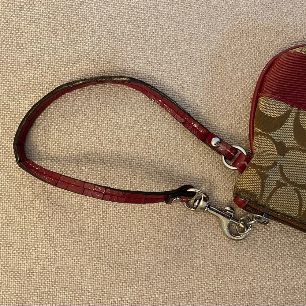 Coach signs strap