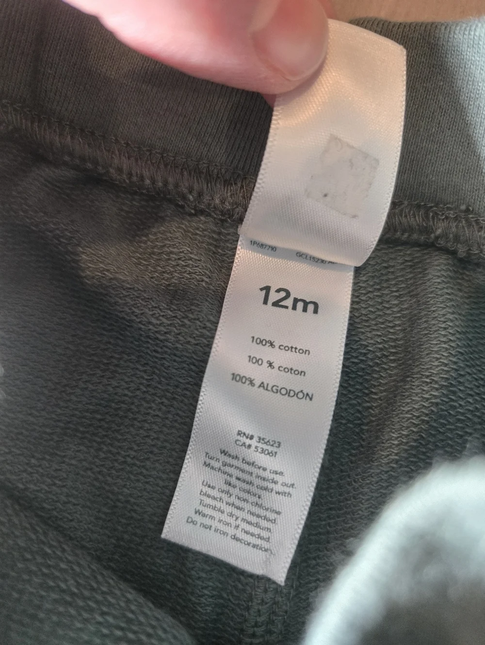 Carters size 12m