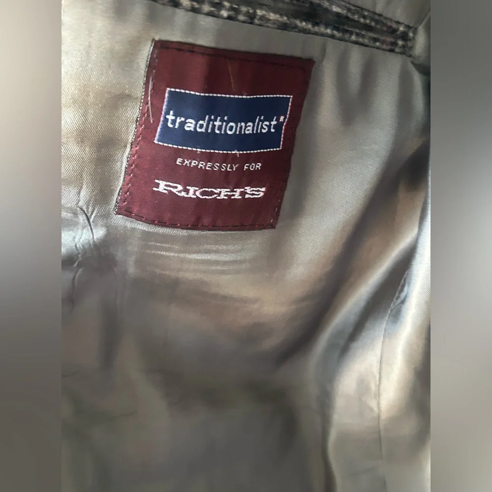 Rich’s gray tweed