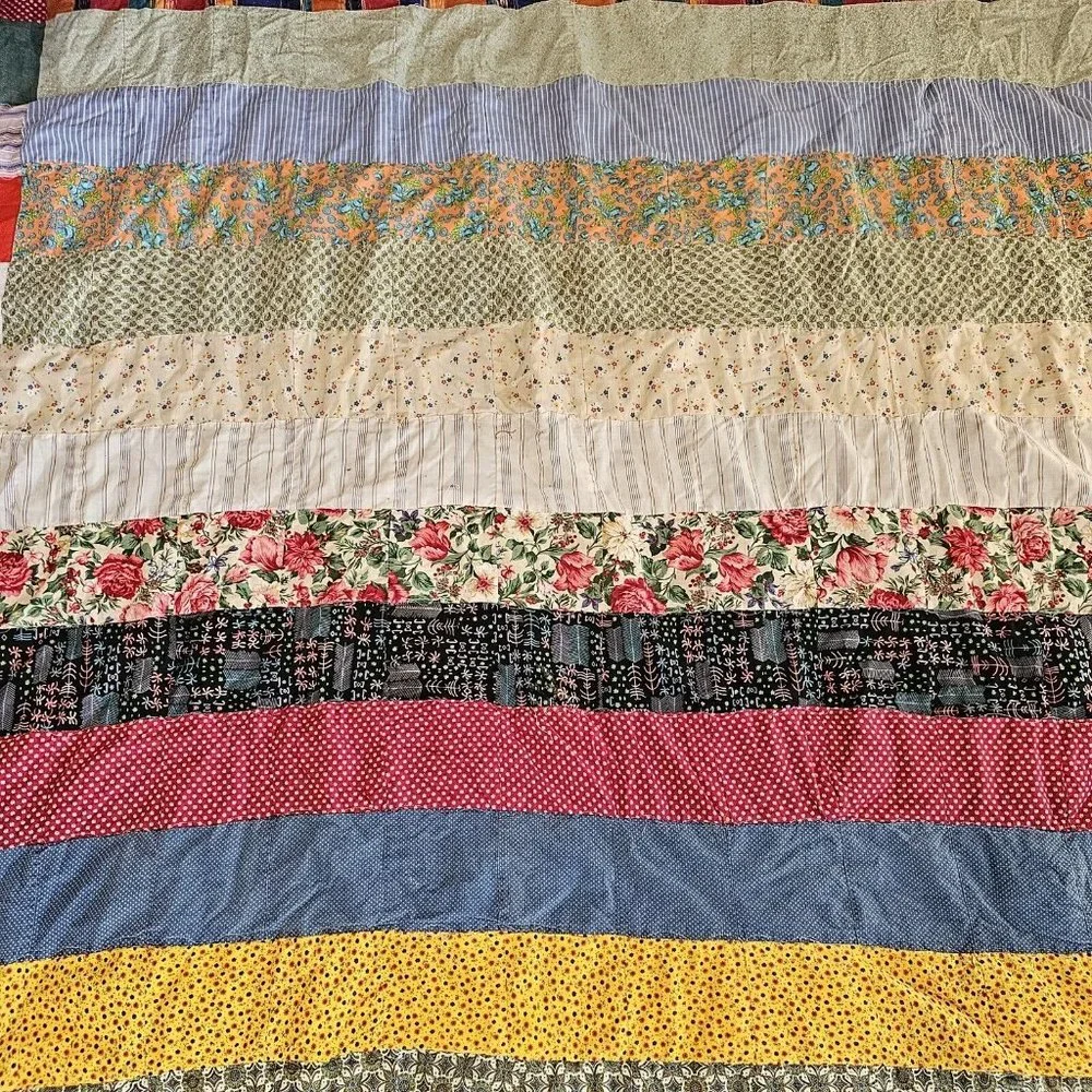 Vintage Handmade Patchwork Quilt Twin Full Coverlet Ditsy Floral 63 X‎ 80 Retro