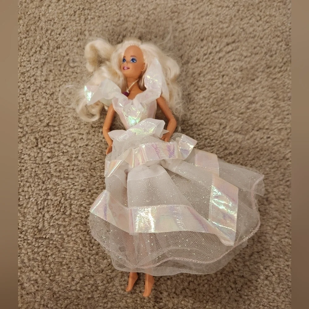 Barbie Secret Hearts Doll 1992 Mattel Blonde White Dress #BB‎
