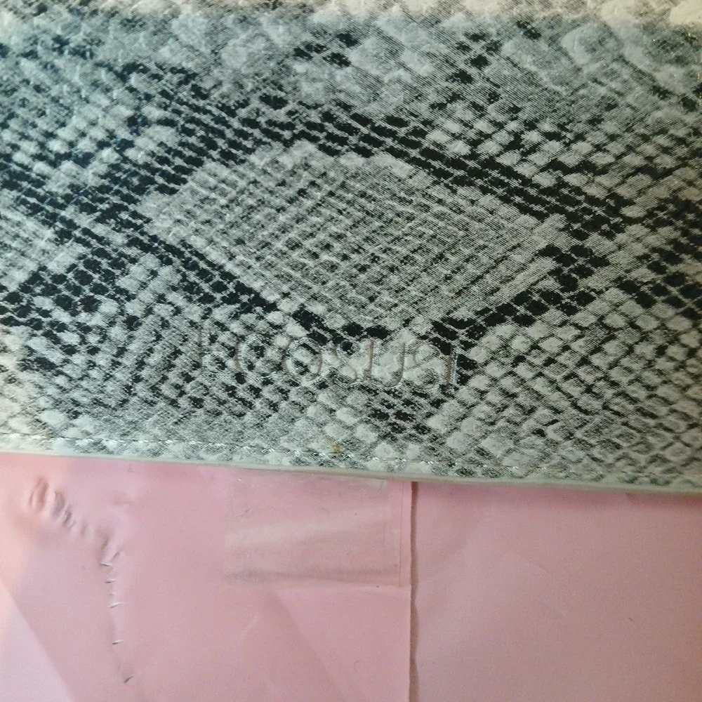 Ecosusi faux snake