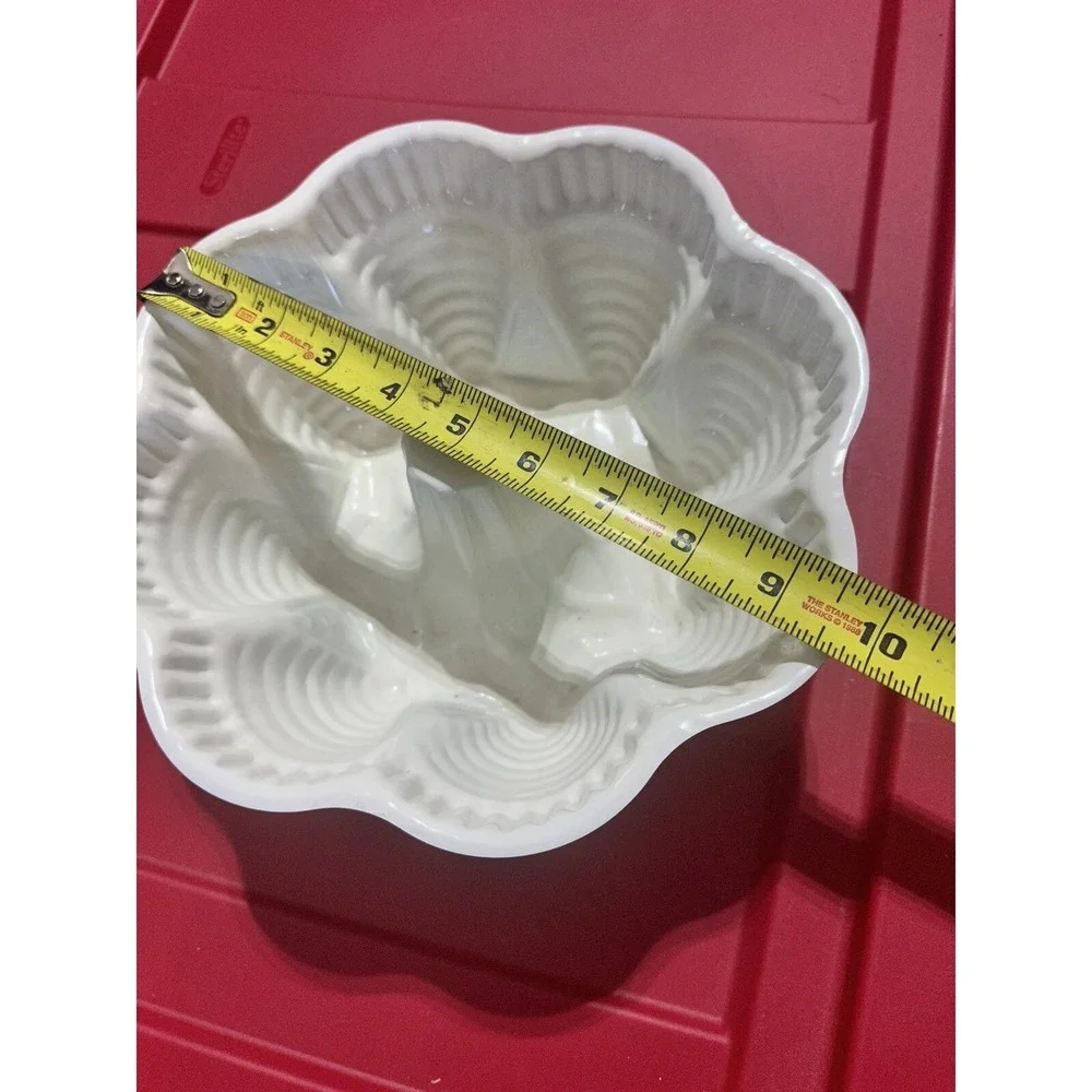 VINTAGE BUNDT FUNNEL‎ CAKE PAN WAVE/CONE/STAR PATTERN - YELLOW/WHITE PAINTED TIN
