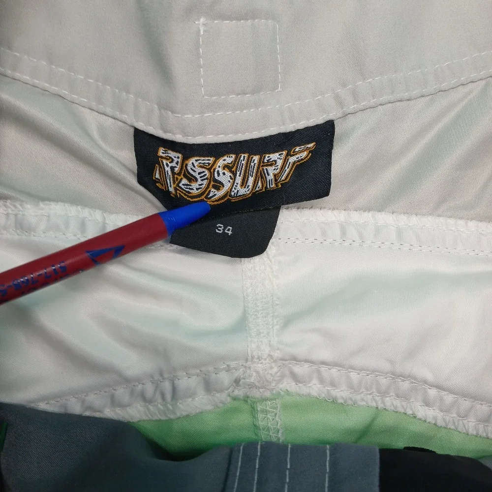 RSSURF trunks green