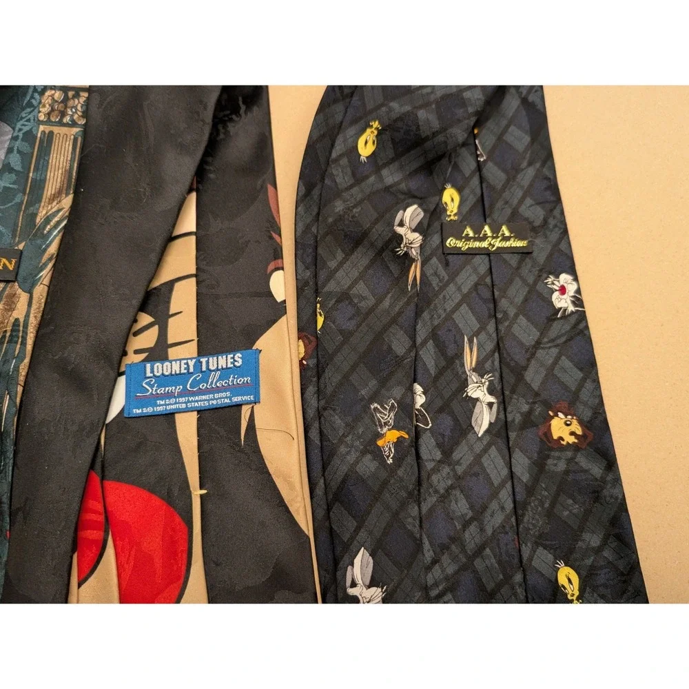 Vintage Lot of 4 Looney Tunes Neckties Ties Bugs Bunny Taz Daffy‎ Tweety Bird
