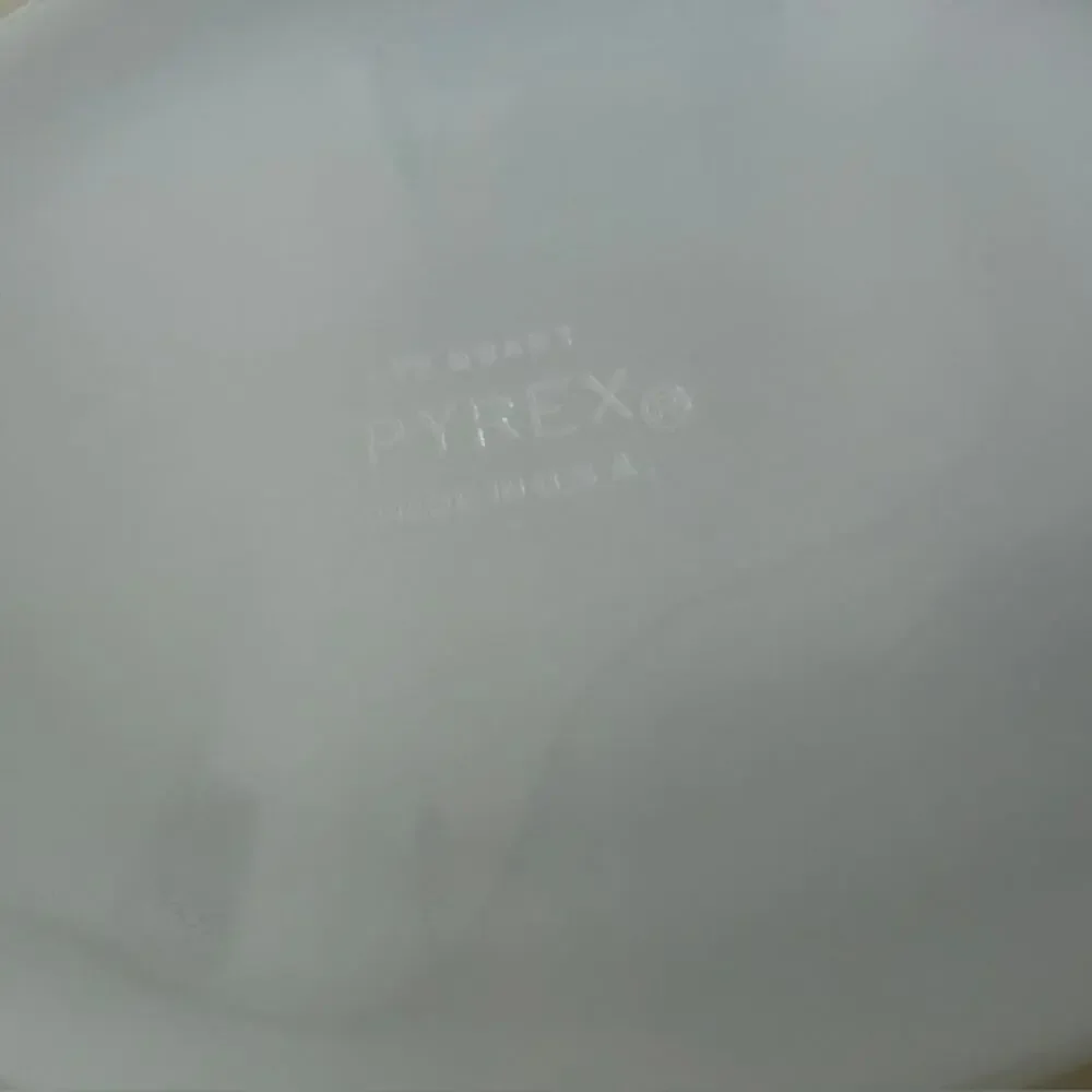 Vintage Pyrex Golden Acorn Oval Casserole Dish 1.5qt