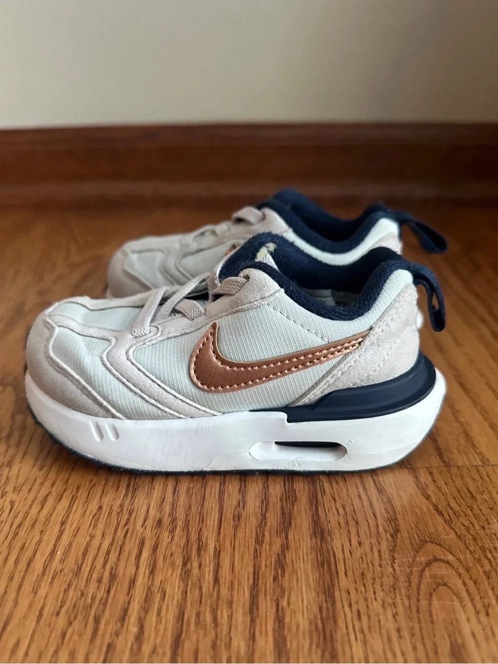 Nike girls air