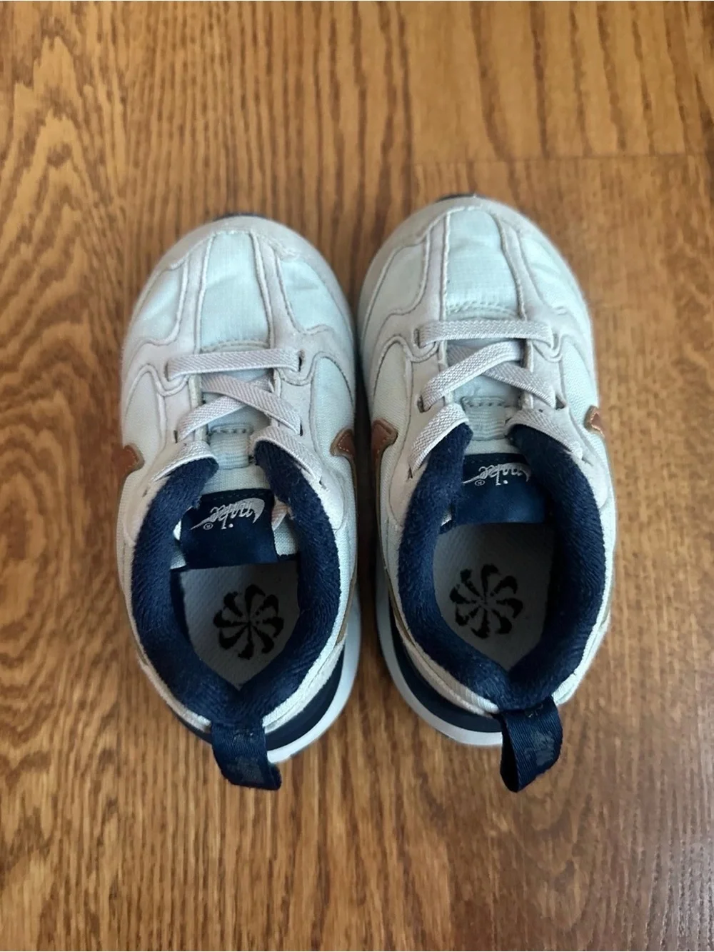 Nike girls air