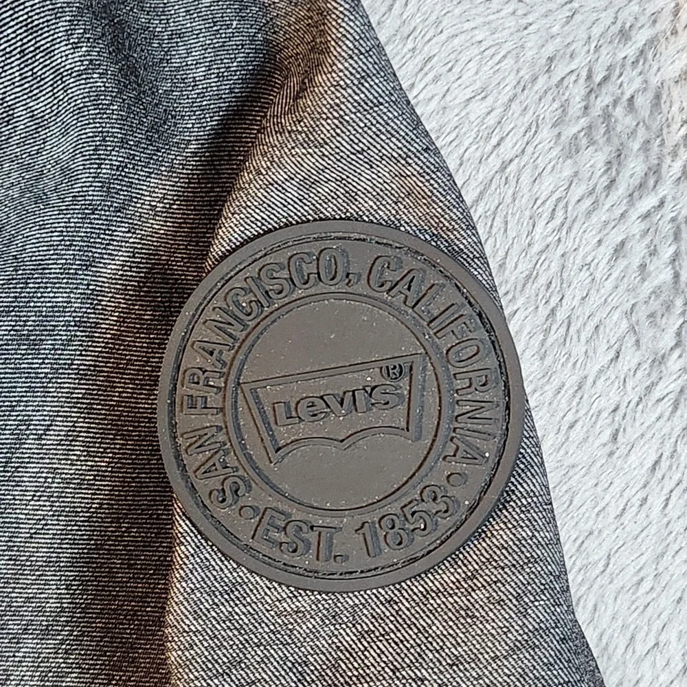 Levis jacket excellent