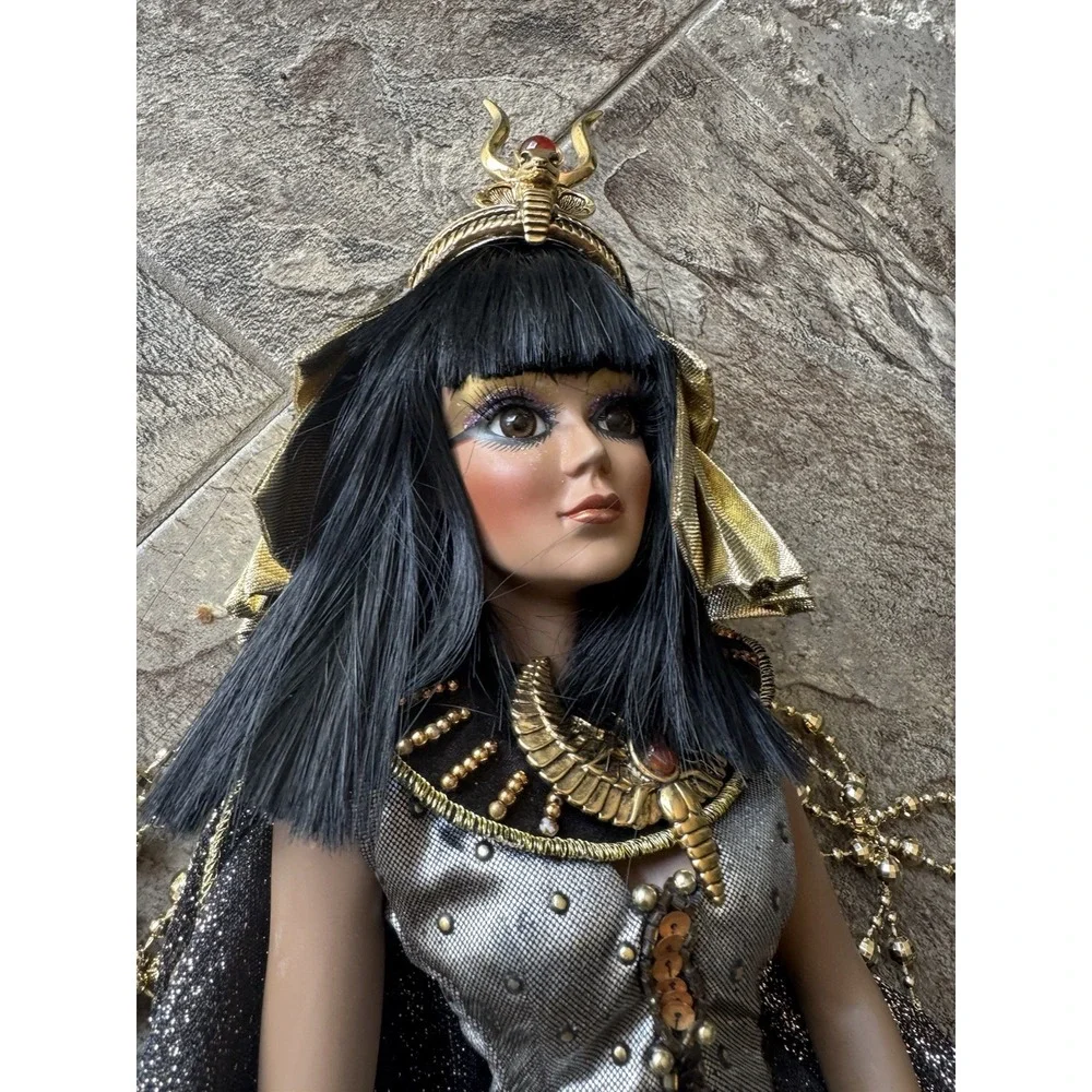 RARE Stunning Franklin Heirloom Maryse Nicole 