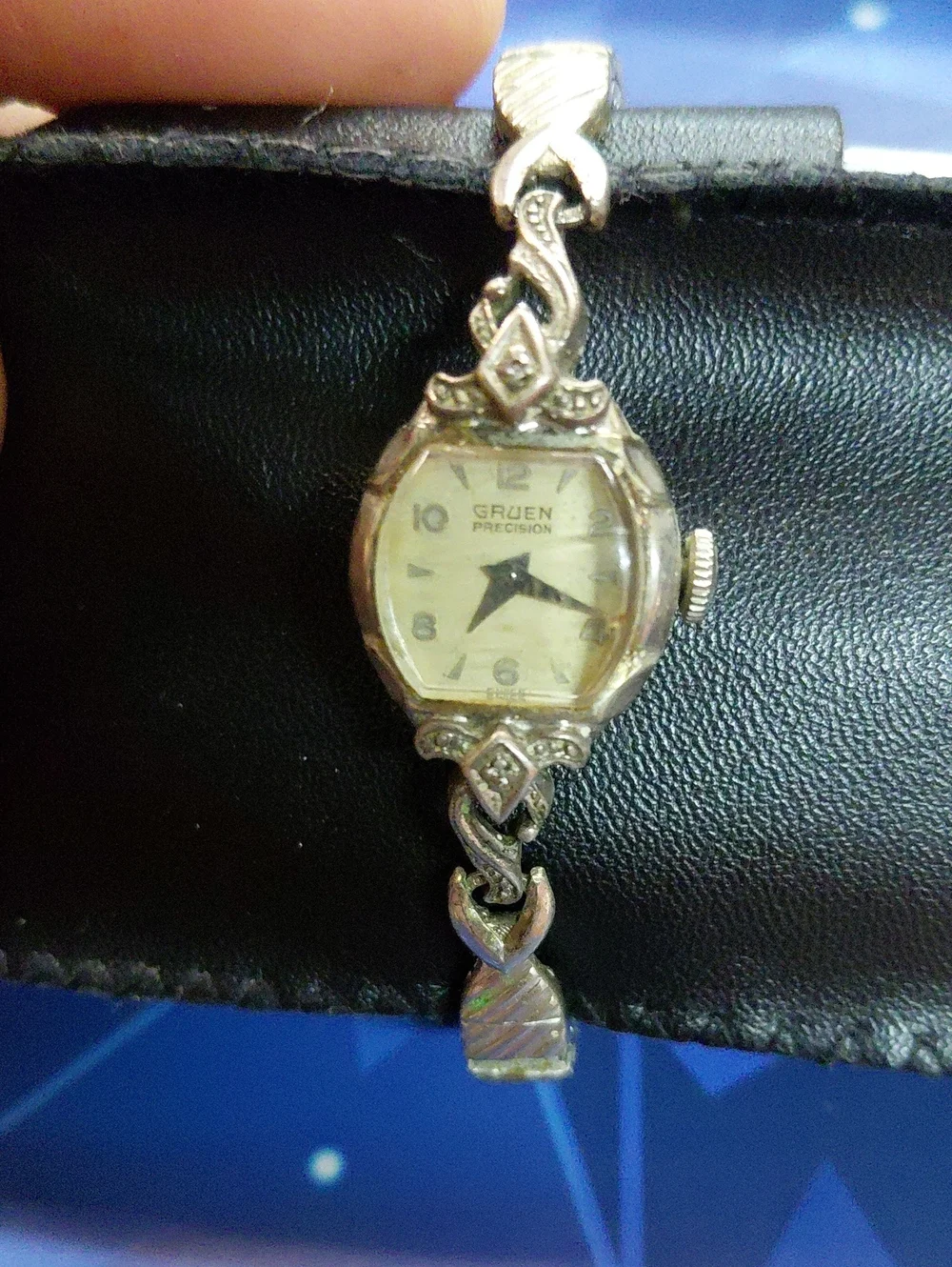 Gruen Precision Vintage Ladies Silver Tone Watch - Cream Dial
