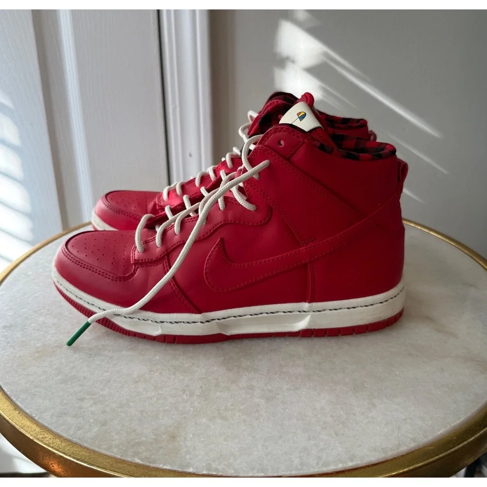 Nike Dunk High‎ Ultra Rain Jacket Red Plaid Flannel Lined Sneakers Men's Sz 7