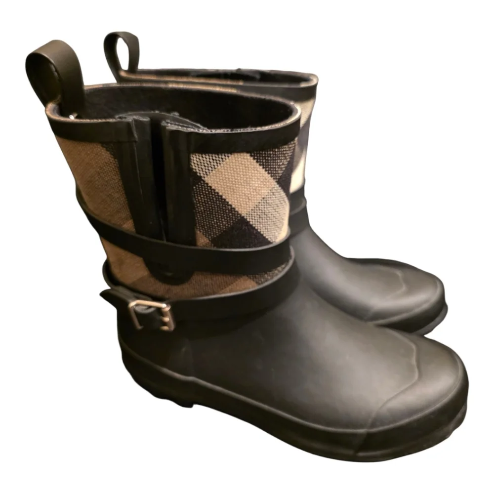 BURBERRY Holloway Buckle Rubber Rain Boots - US‎ 1.5Y (33)