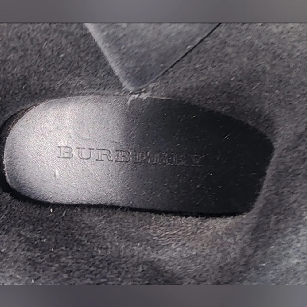 Burberry holloway buckle