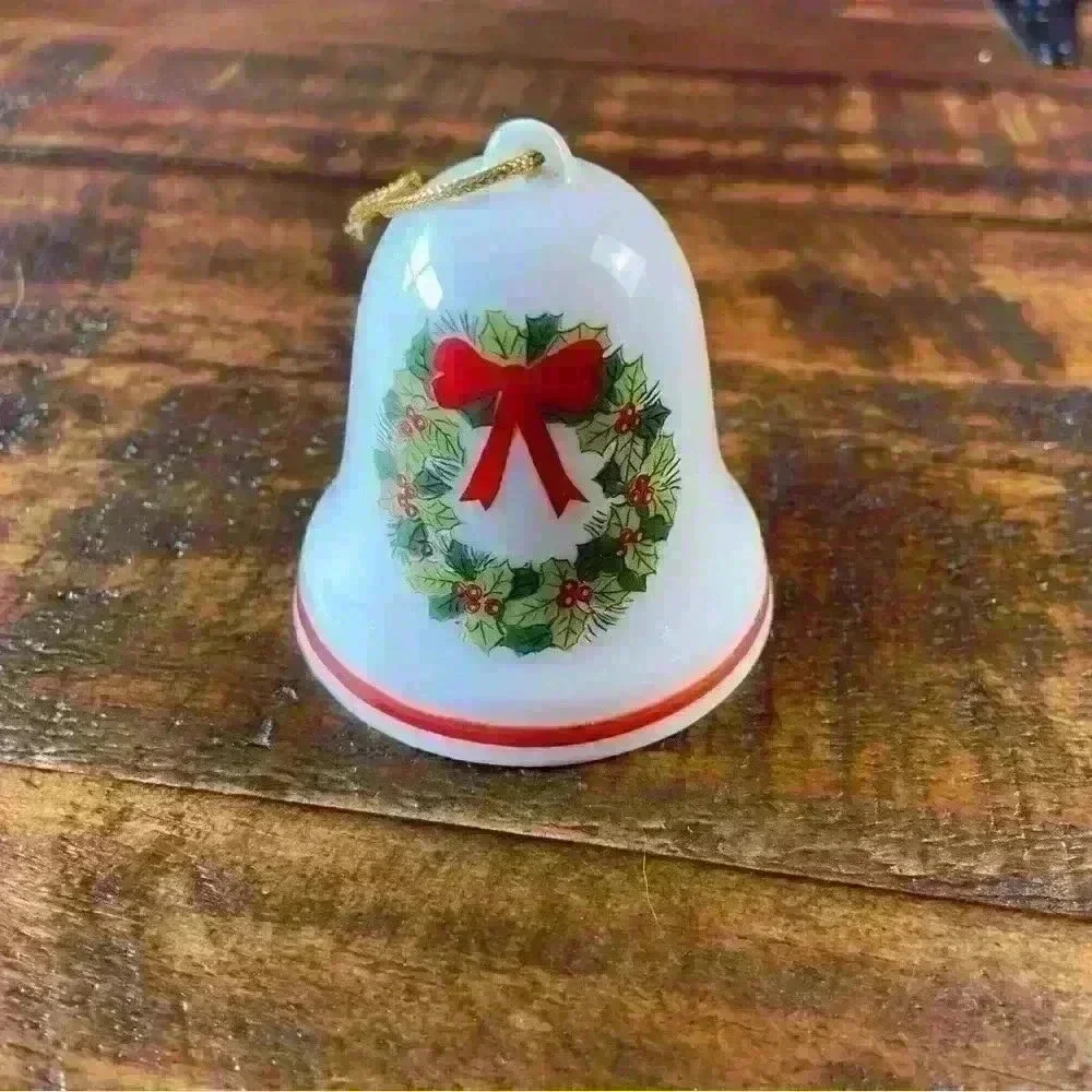 Vintage Made‎ in Japan porcelain Christmas 1984 Bell