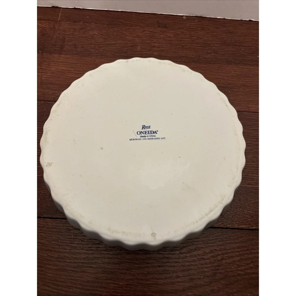 VINTAGE ONEIDA ROSE PATTERN PORCELAIN FLUTED‎ PIE/QUICHE/TART BAKING DISH