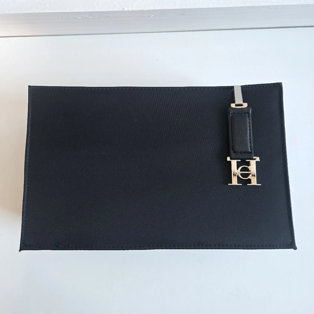 Carolina Herrera details chic