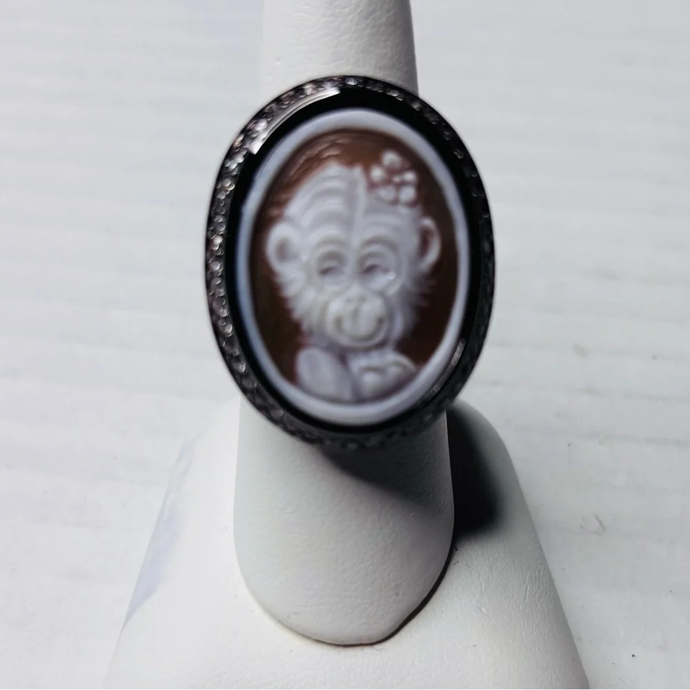 AMEDEO Monkeydeo 25mm Shell Cameo Ring Size 7