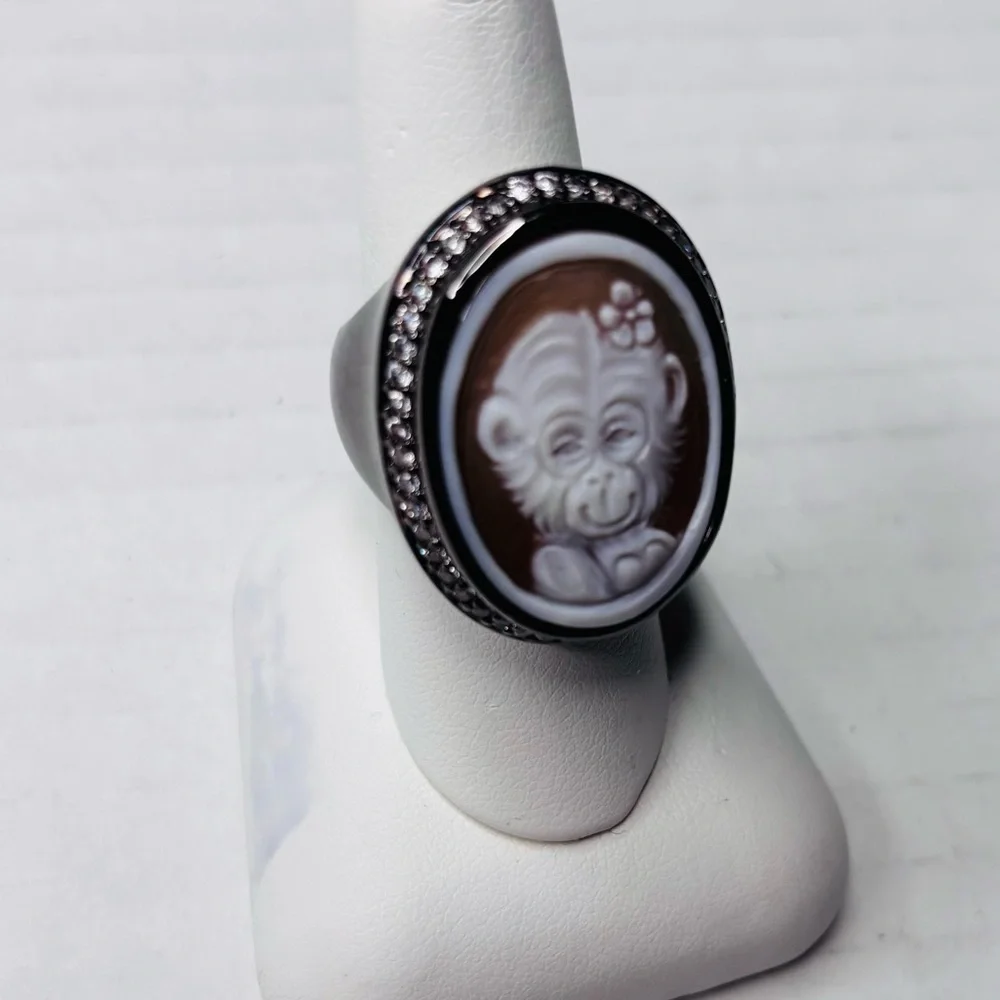 AMEDEO Monkeydeo 25mm Shell Cameo Ring Size 7