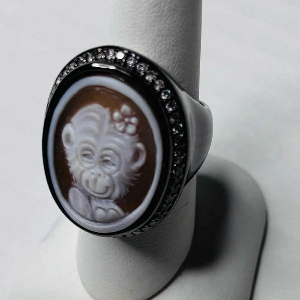 AMEDEO Monkeydeo 25mm Shell Cameo Ring Size 7