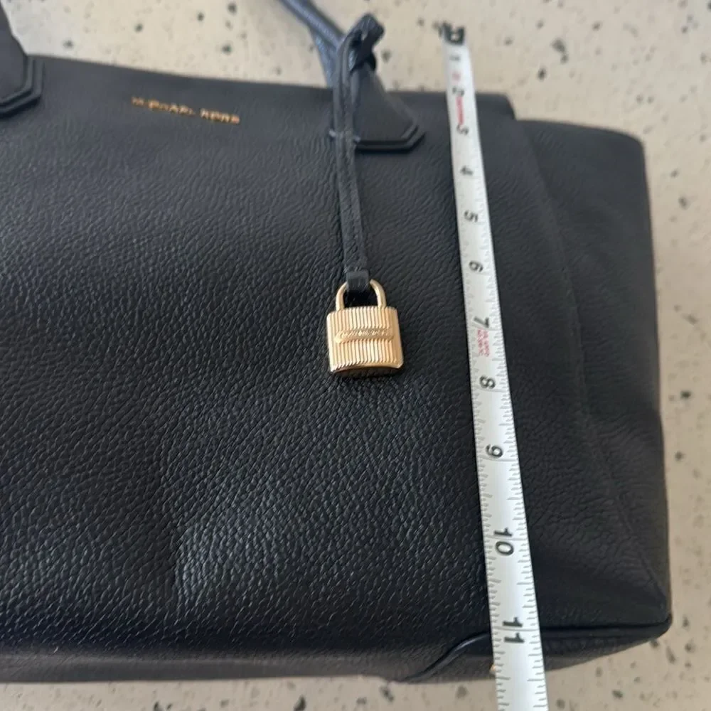 Michael Kors Mercer Large Satchel Black Leather Handbag Top Zip Closure Bag GUC