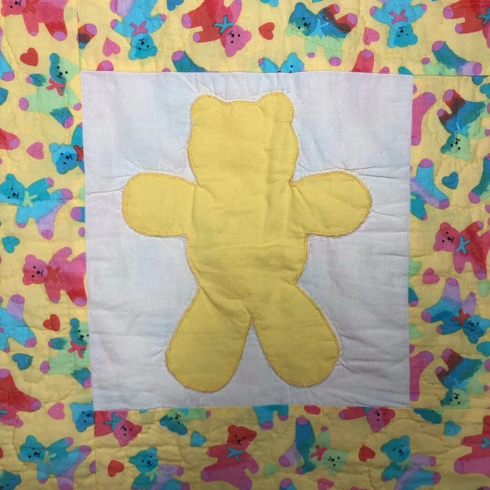 Vintage Grandma Hand Made Patchwork Teddy Bears & Rainbow Bears Cute Crib Quilt‎