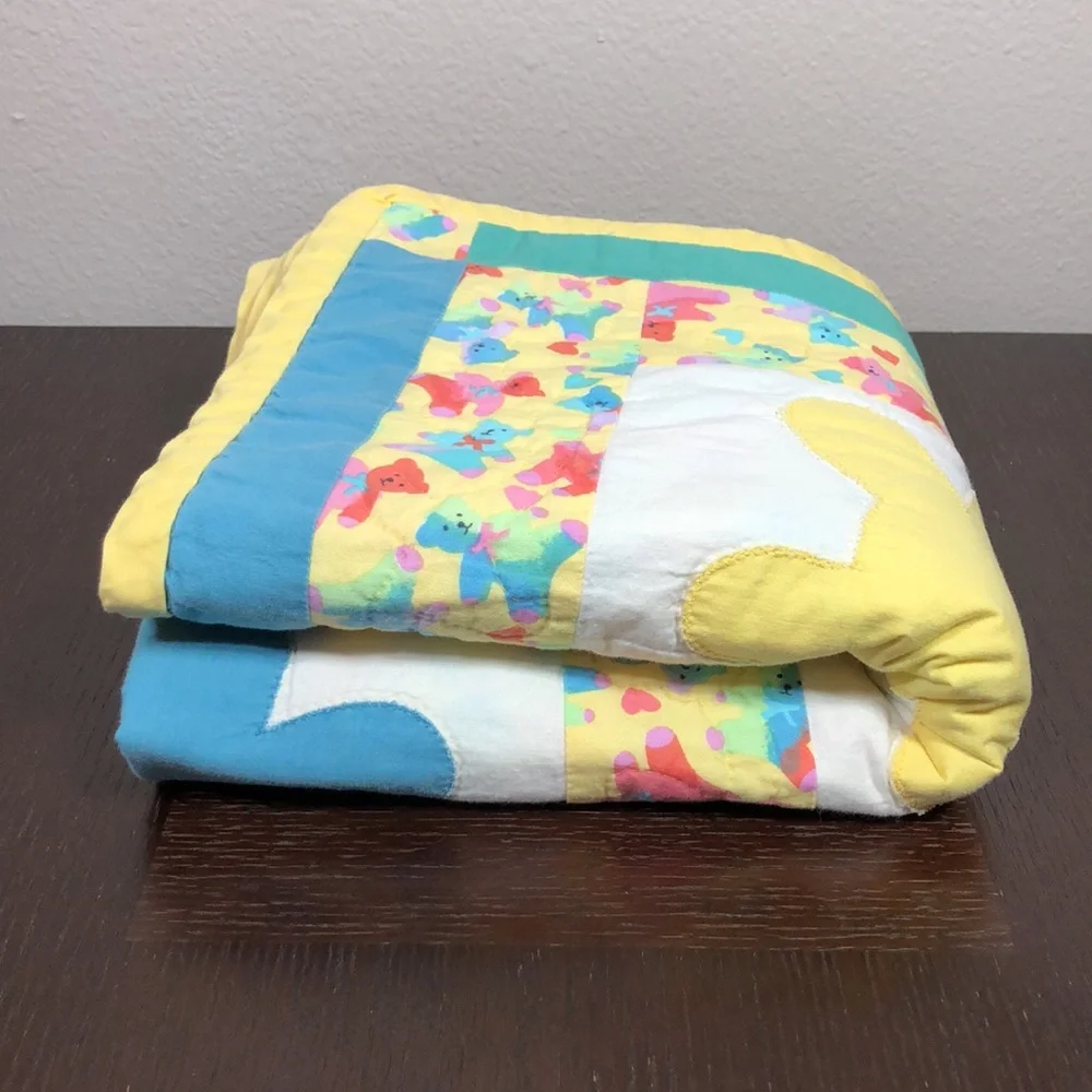 Vintage Grandma Hand Made Patchwork Teddy Bears & Rainbow Bears Cute Crib Quilt‎