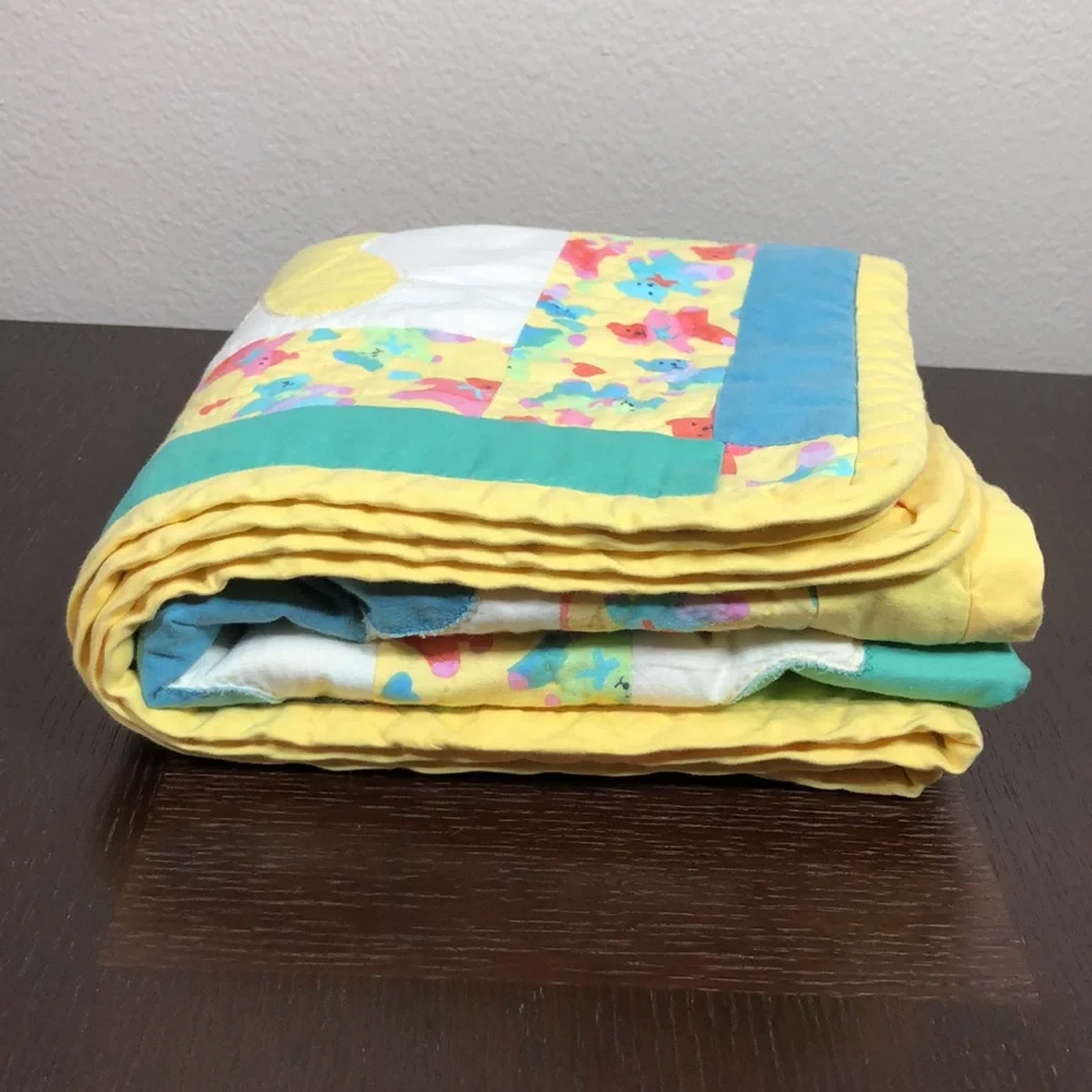 Vintage Grandma Hand Made Patchwork Teddy Bears & Rainbow Bears Cute Crib Quilt‎