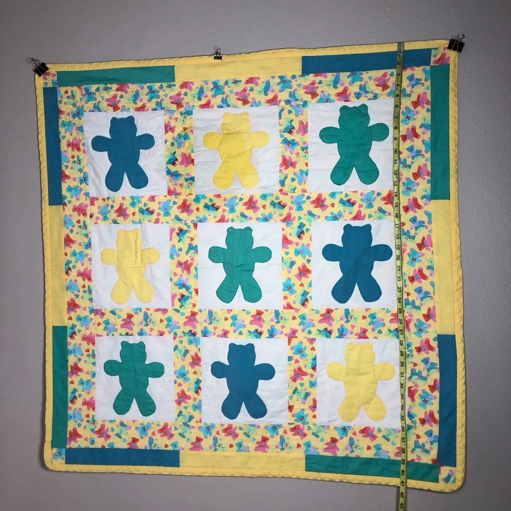 Vintage Grandma Hand Made Patchwork Teddy Bears & Rainbow Bears Cute Crib Quilt‎