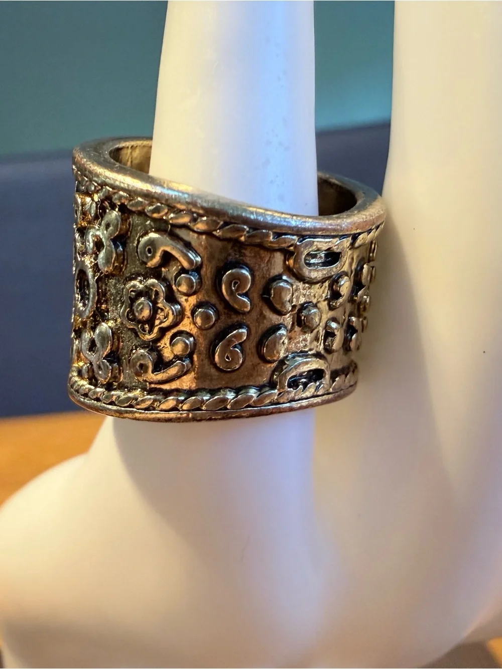 Vintage Ornate Filigree Faux Pearl Wide Band Statement Ring - US Size 6.75